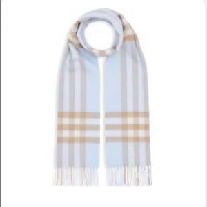 Light blue fleece Burberry scarf